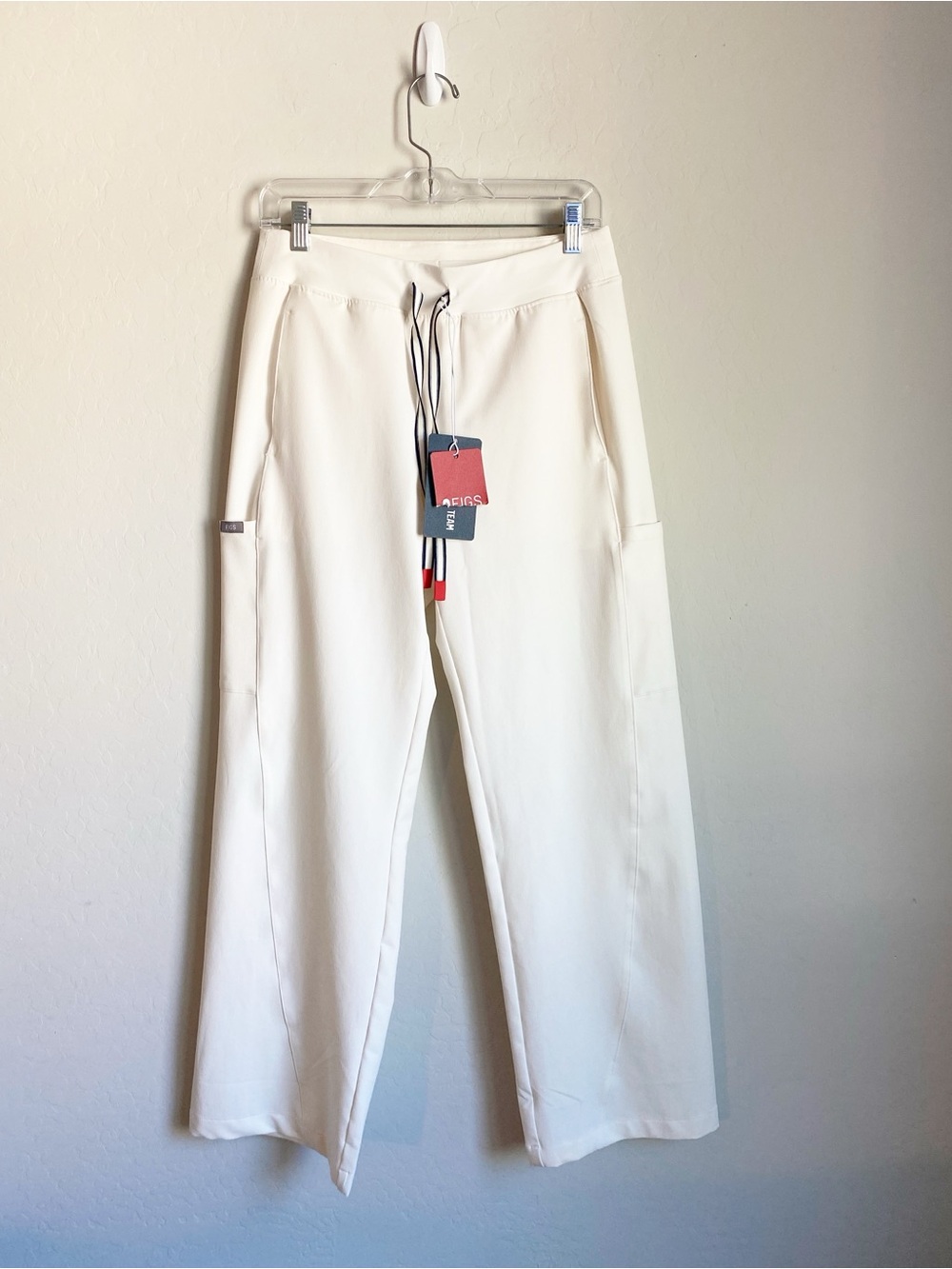 NWT Figs x Team USA Isabel Wide-Leg Scrub Pants Off-White Limited Edition Size M